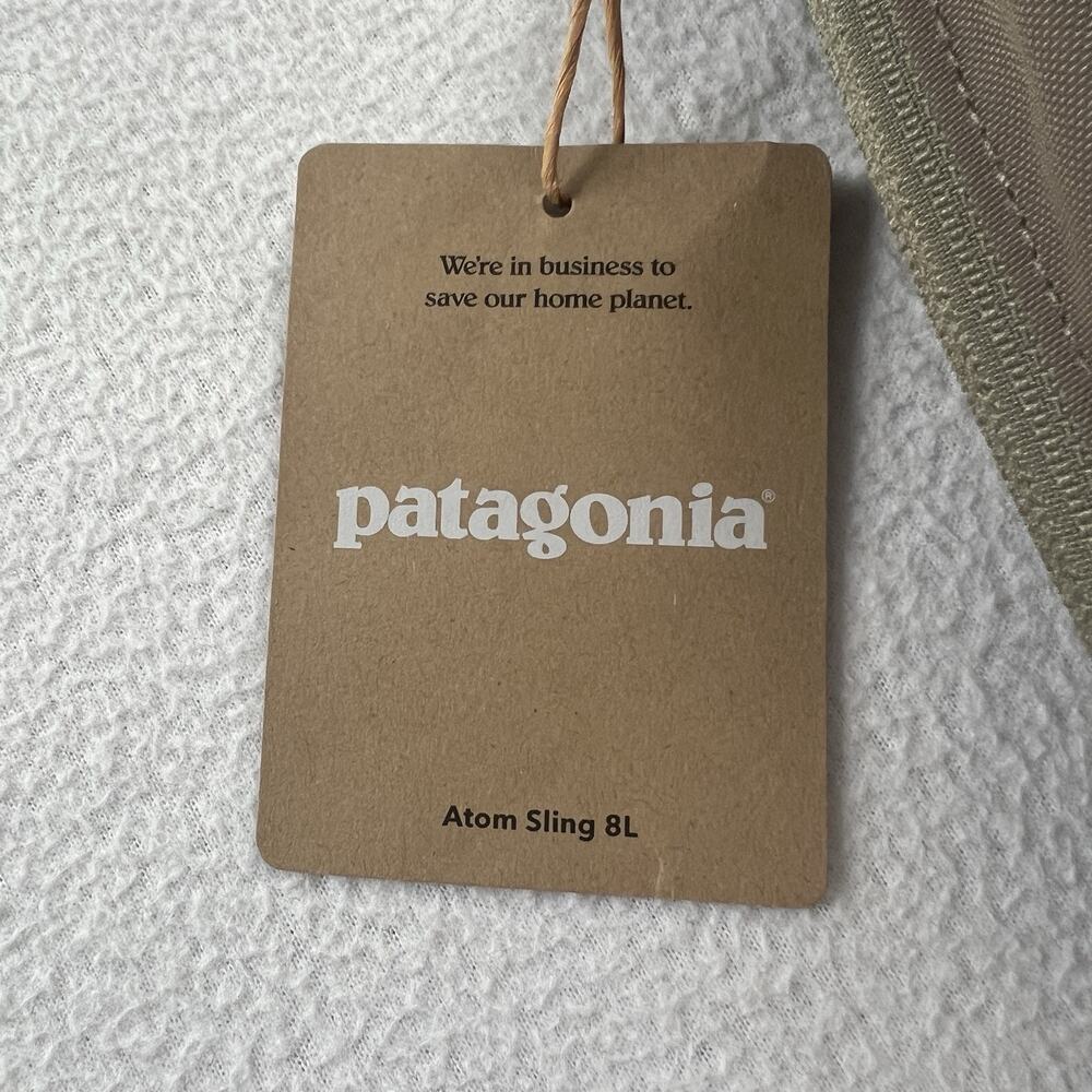 NWT Patagonia Splashing Seas Wing Grey SPWI Print Atom Sling 8L Bag 48262 - Picture 4 of 11